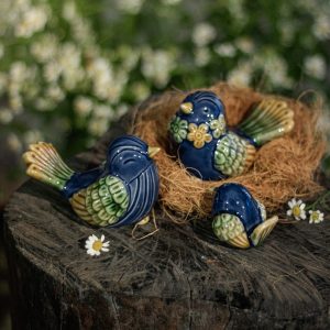 Tượng gốm chim chích gia đình